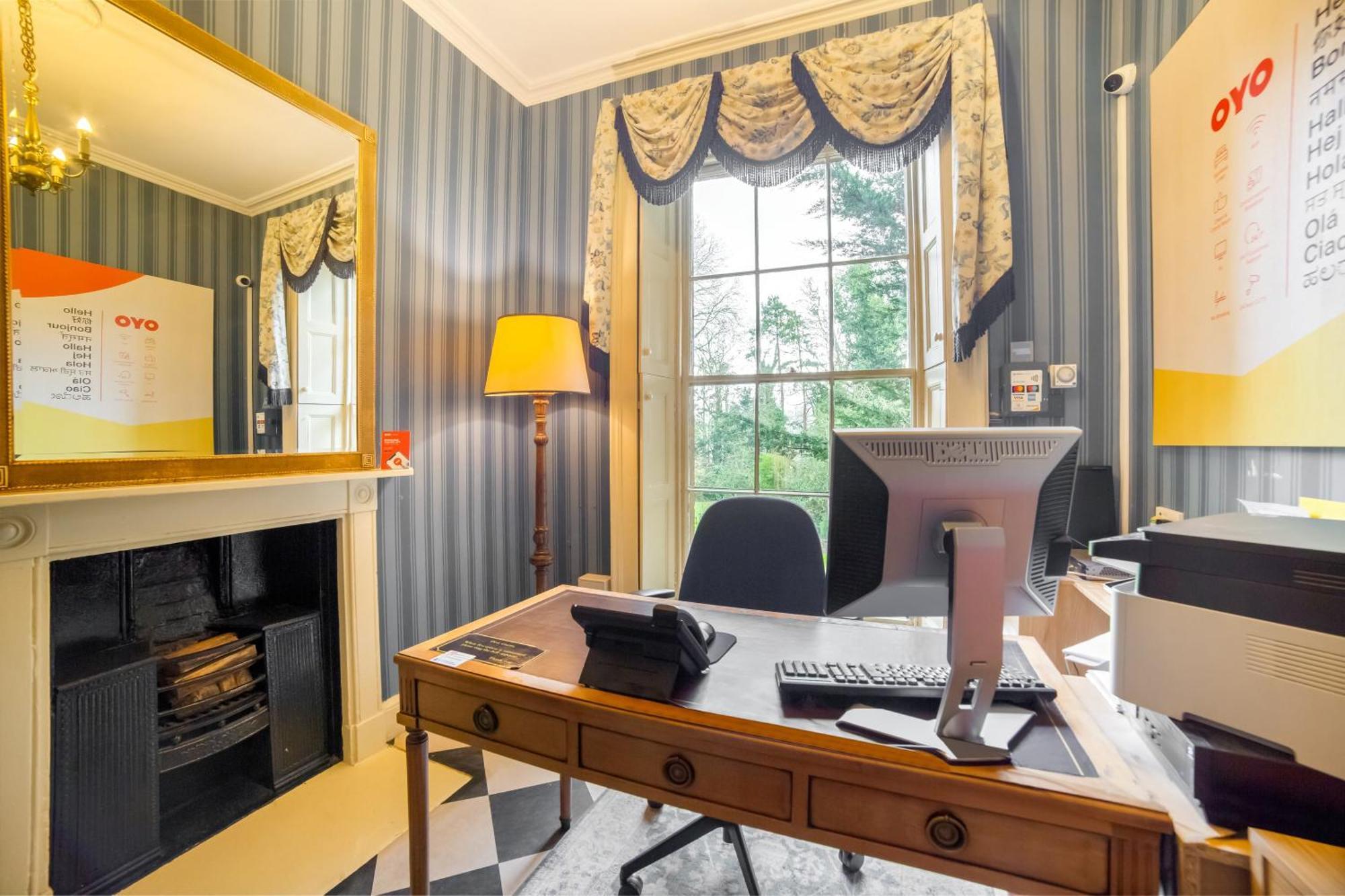 Oyo Bailbrook Lodge, Бат Екстер'єр фото