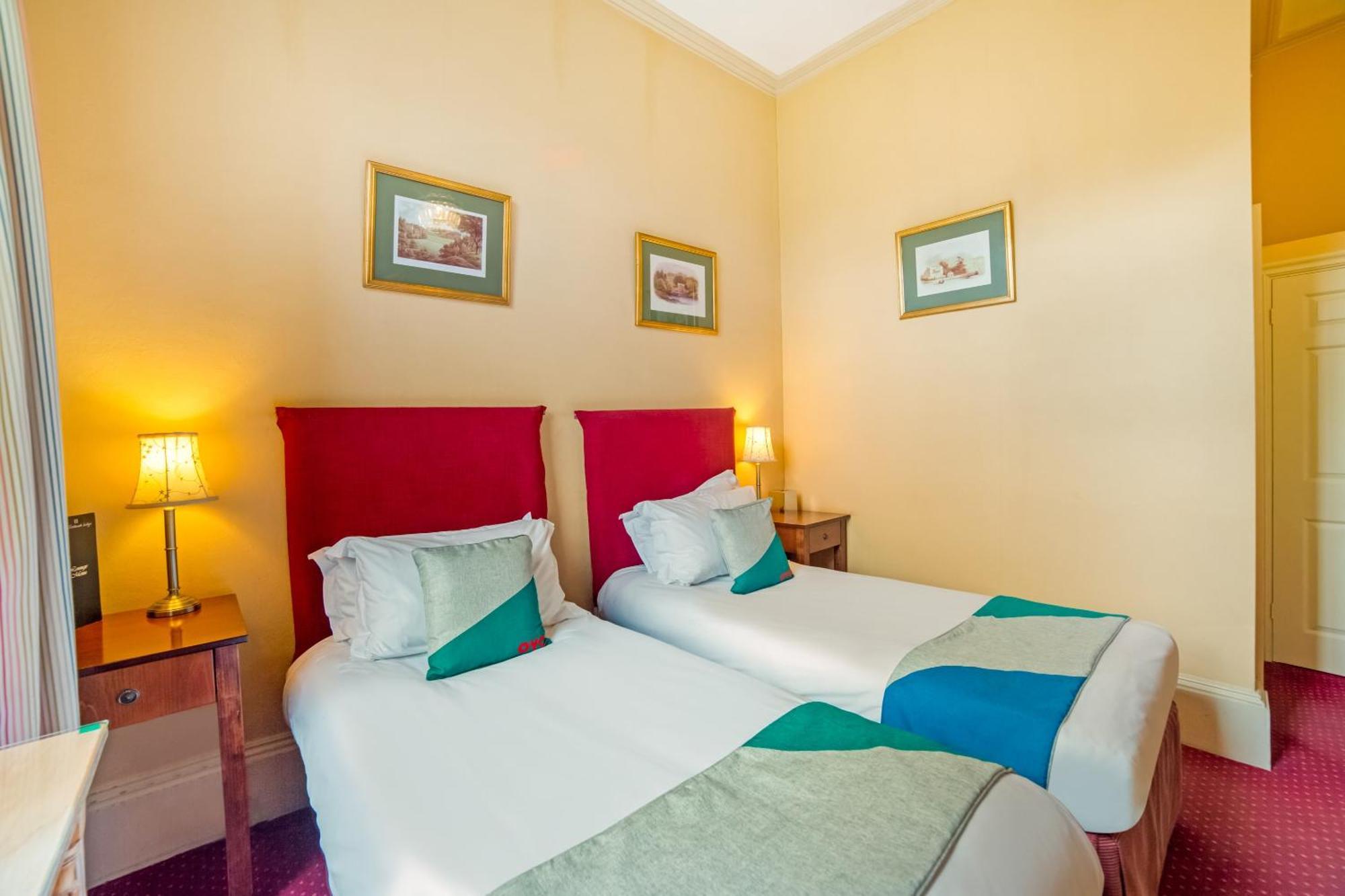 Oyo Bailbrook Lodge, Бат Екстер'єр фото